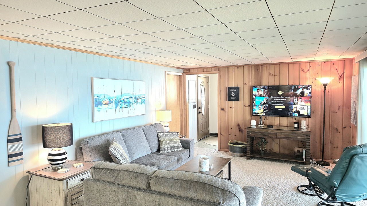 Photo of Livingroom in Craig Beach