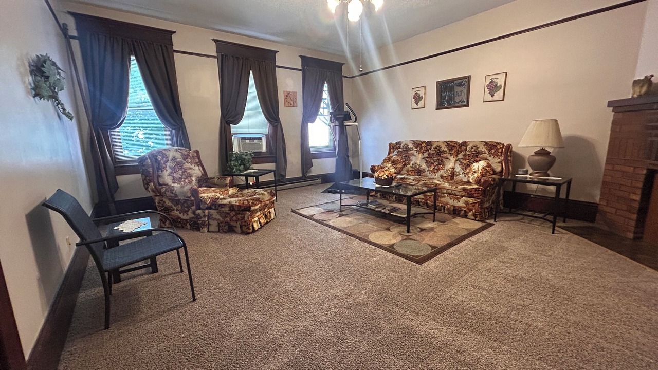 Photo of Livingroom in McConnelsville
