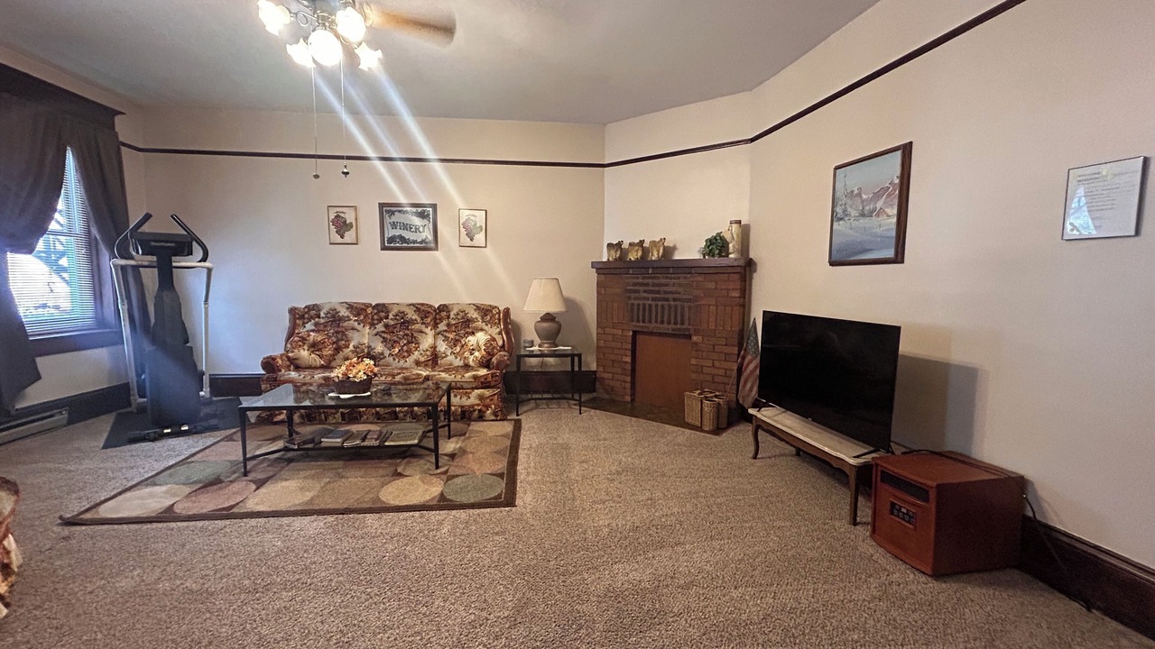 Photo of Livingroom in McConnelsville