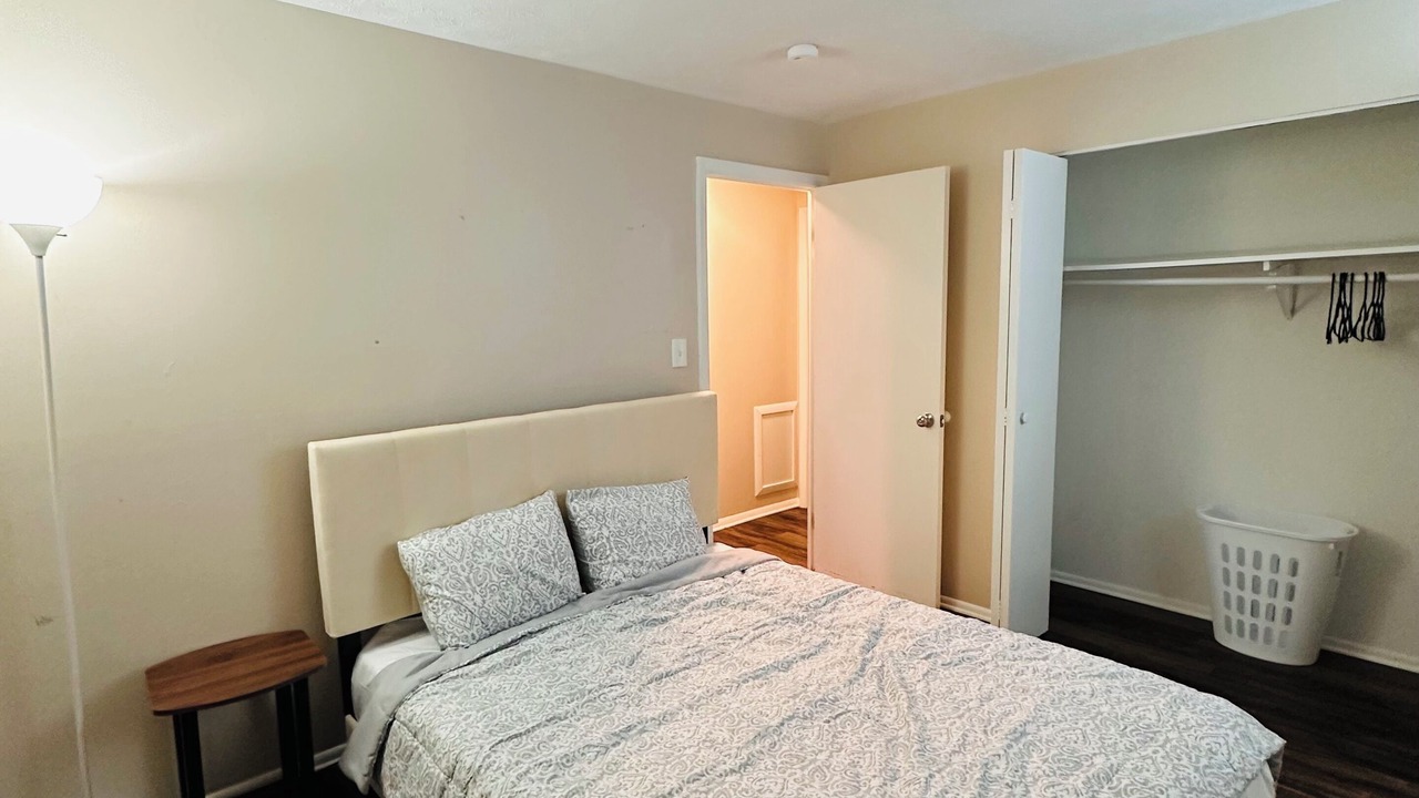 Photo of Bedroom in Maple Heights