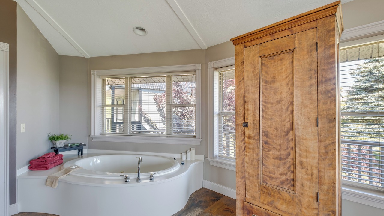 Photo of Bathroom in Millersburg