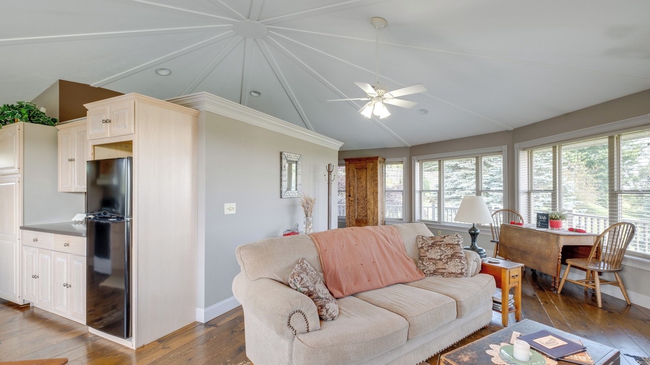 Photo of Livingroom in Millersburg