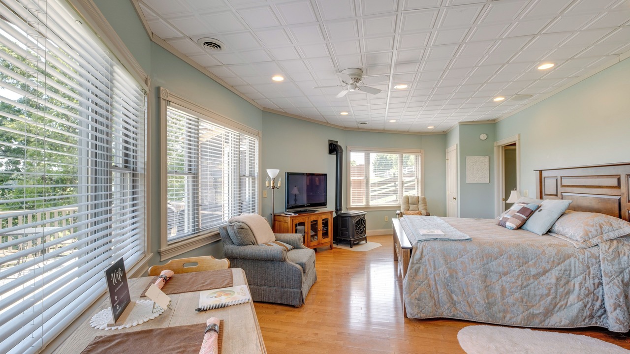 Photo of Bedroom in Millersburg