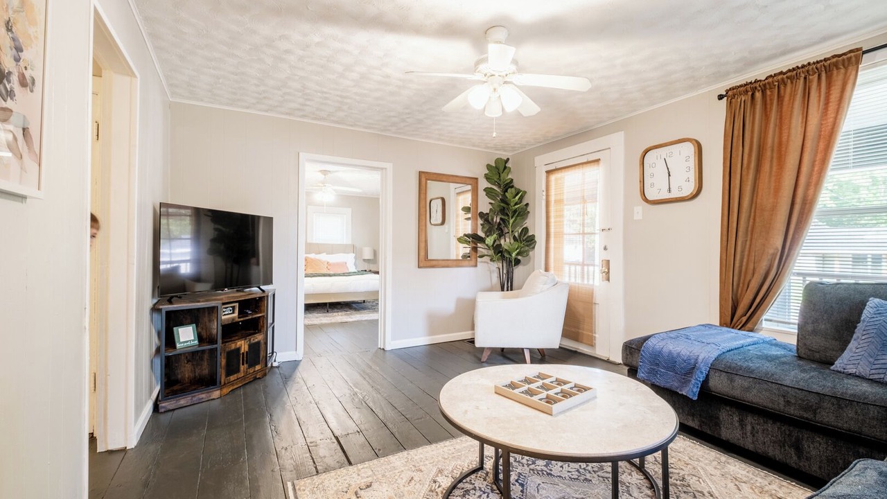 Photo of Livingroom in Pataskala