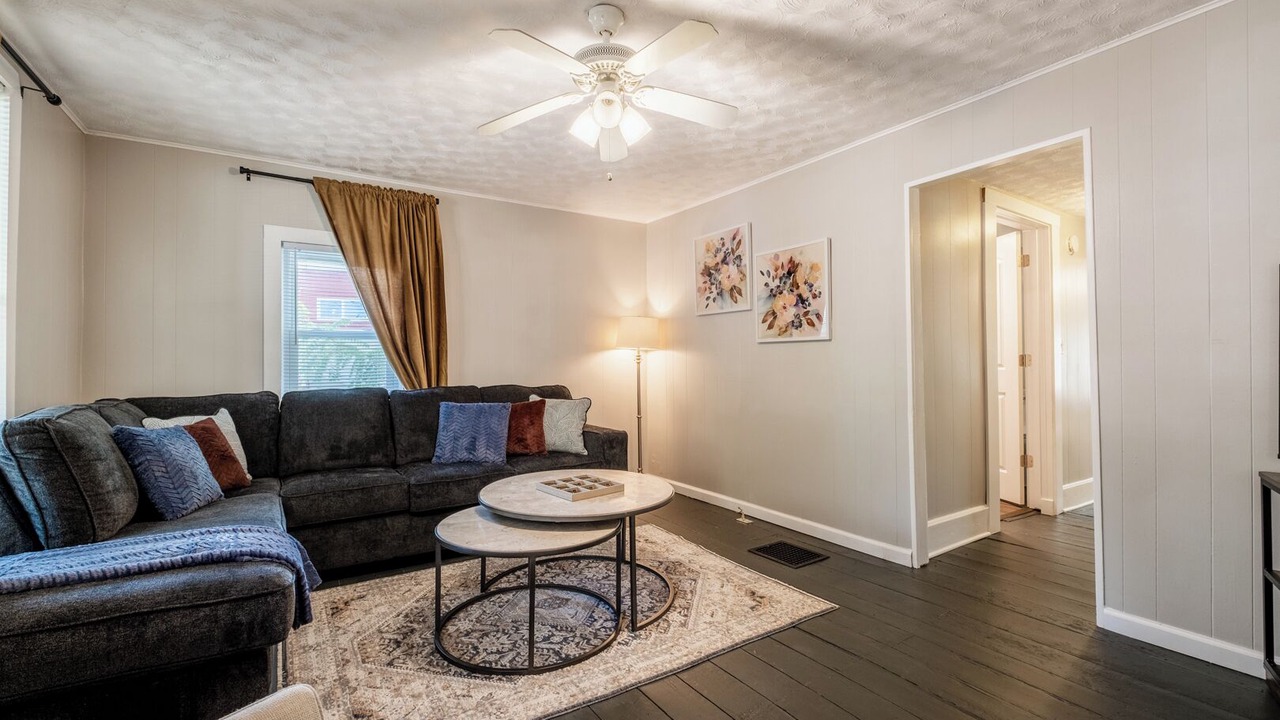 Photo of Livingroom in Pataskala