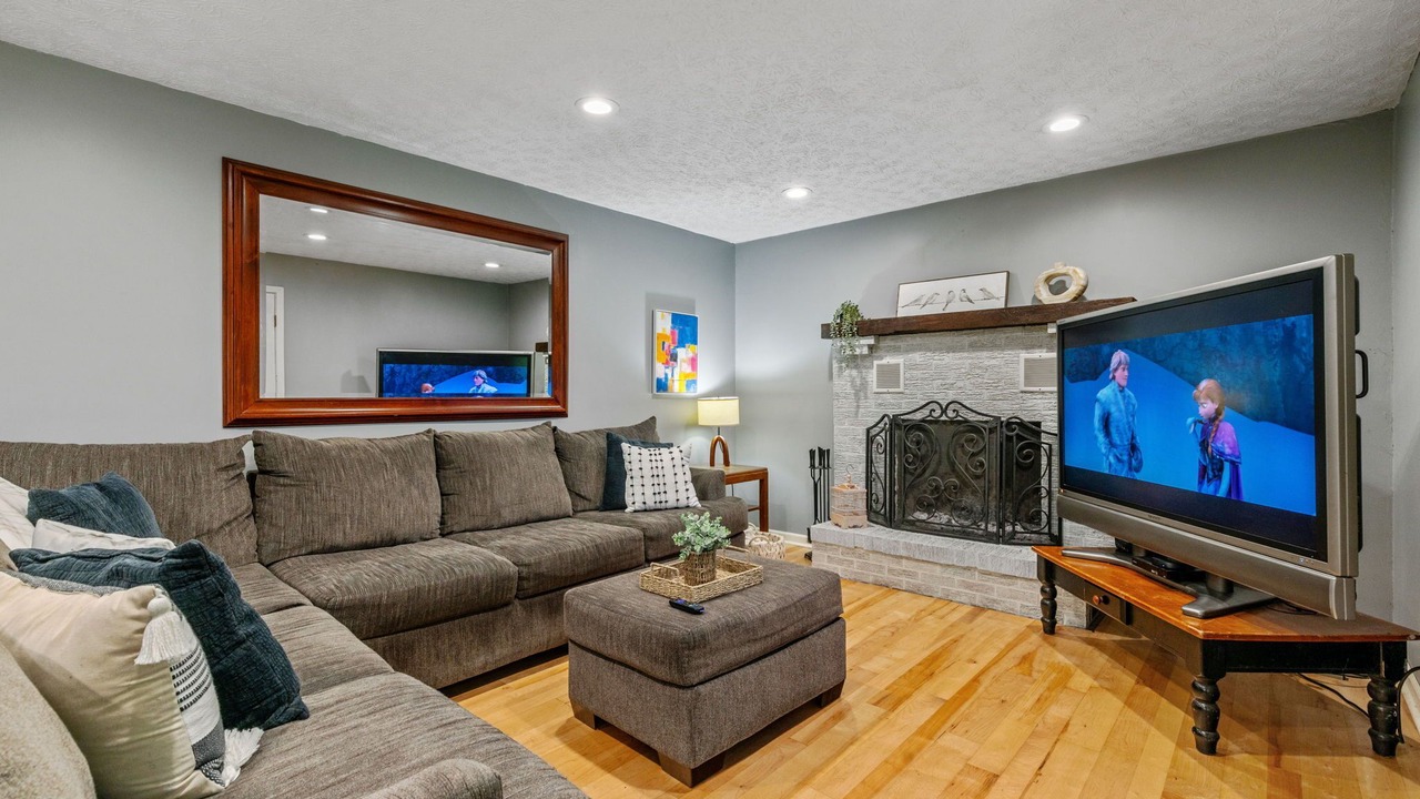 Photo of Livingroom in New Albany