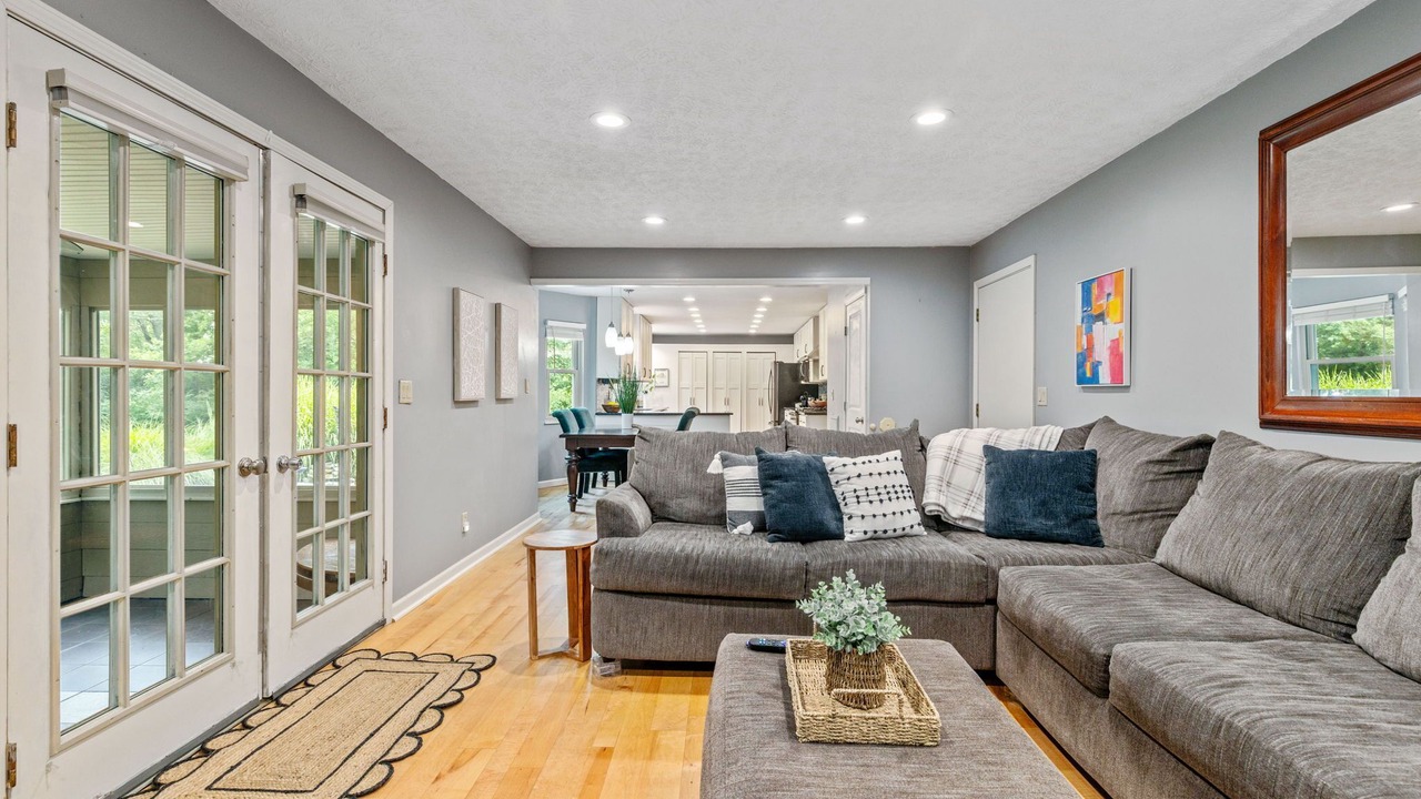 Photo of Livingroom in New Albany