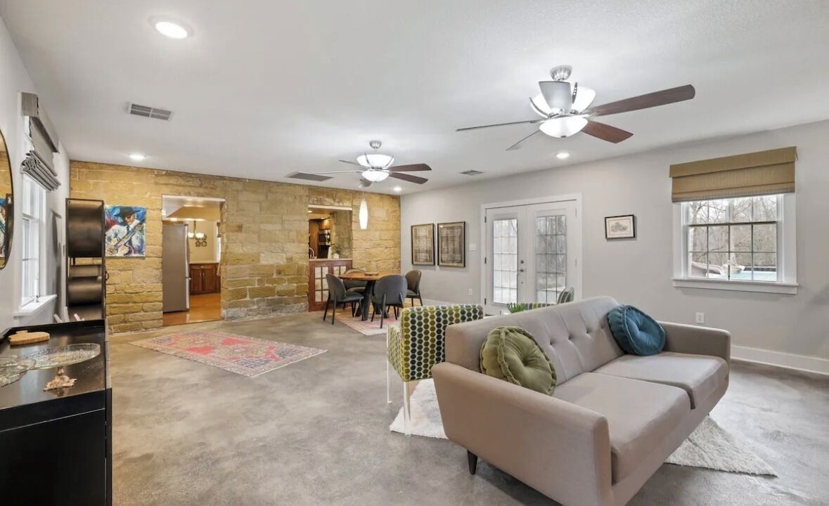 Photo of Livingroom in Heath