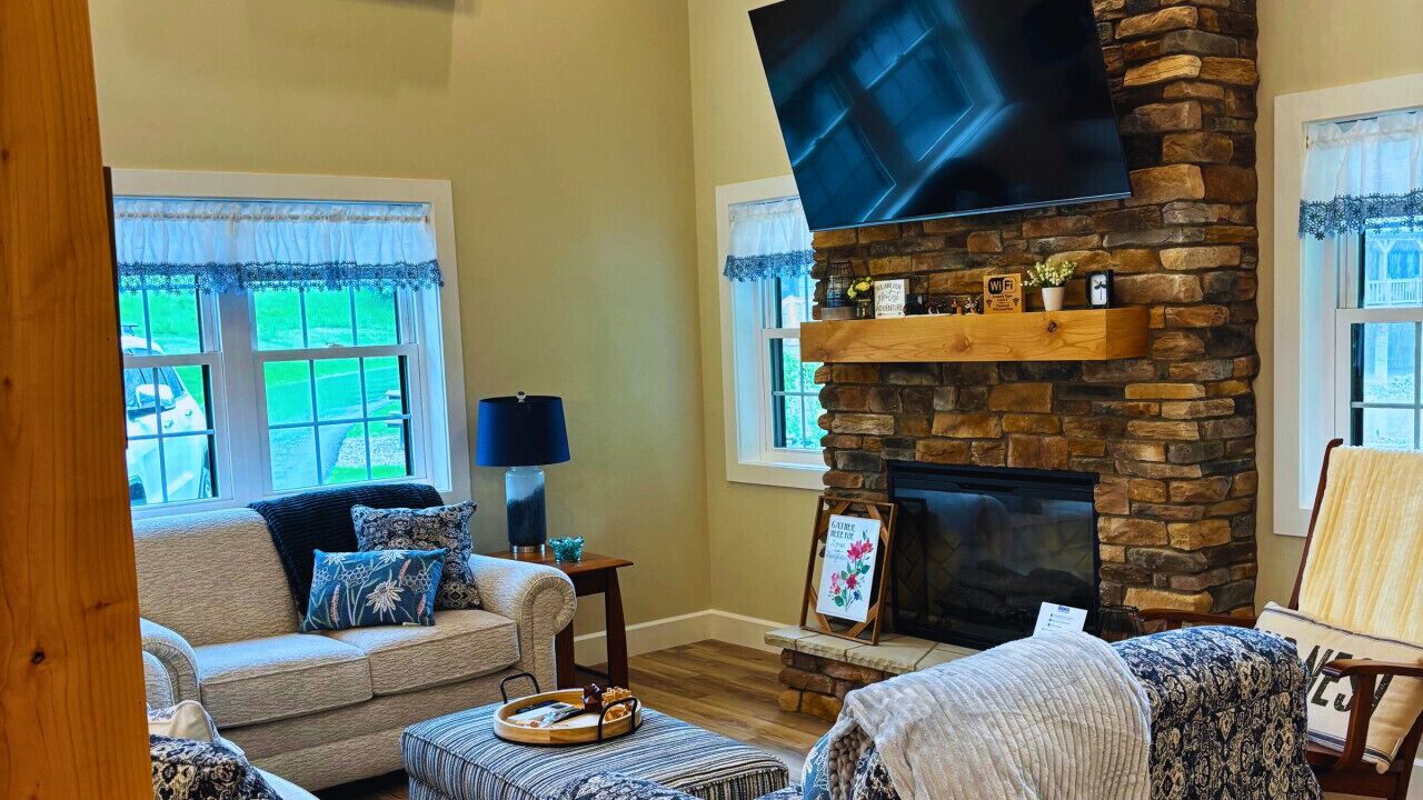 Photo of Livingroom in Millersburg