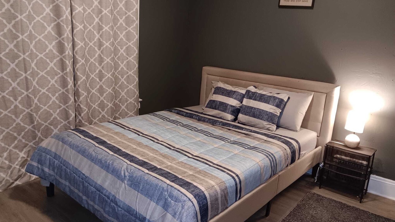Photo of Bedroom in South Broadway
