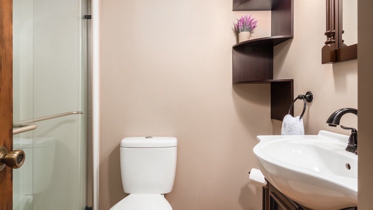 Photo of Bathroom in McArthur