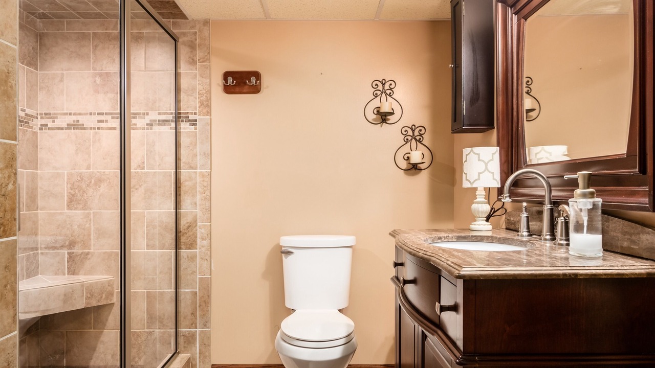 Photo of Bathroom in McArthur