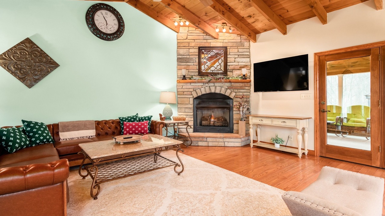 Photo of Livingroom in McArthur