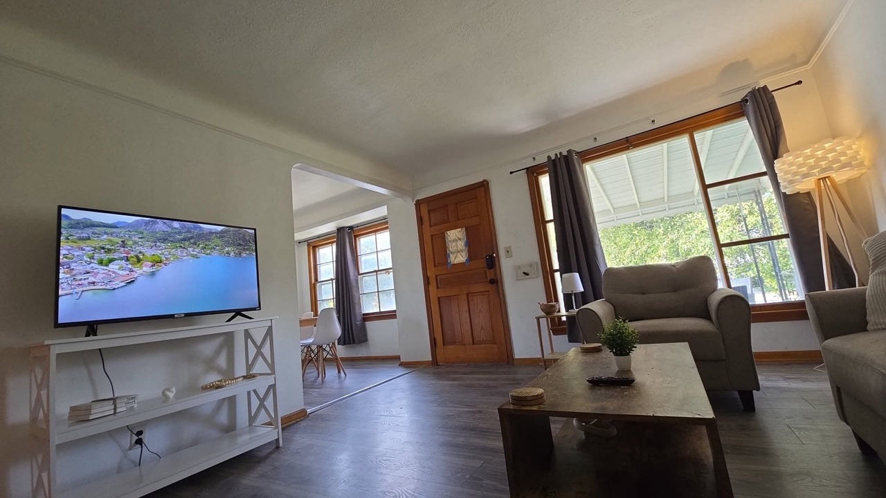 Photo of Livingroom in Garfield Heights