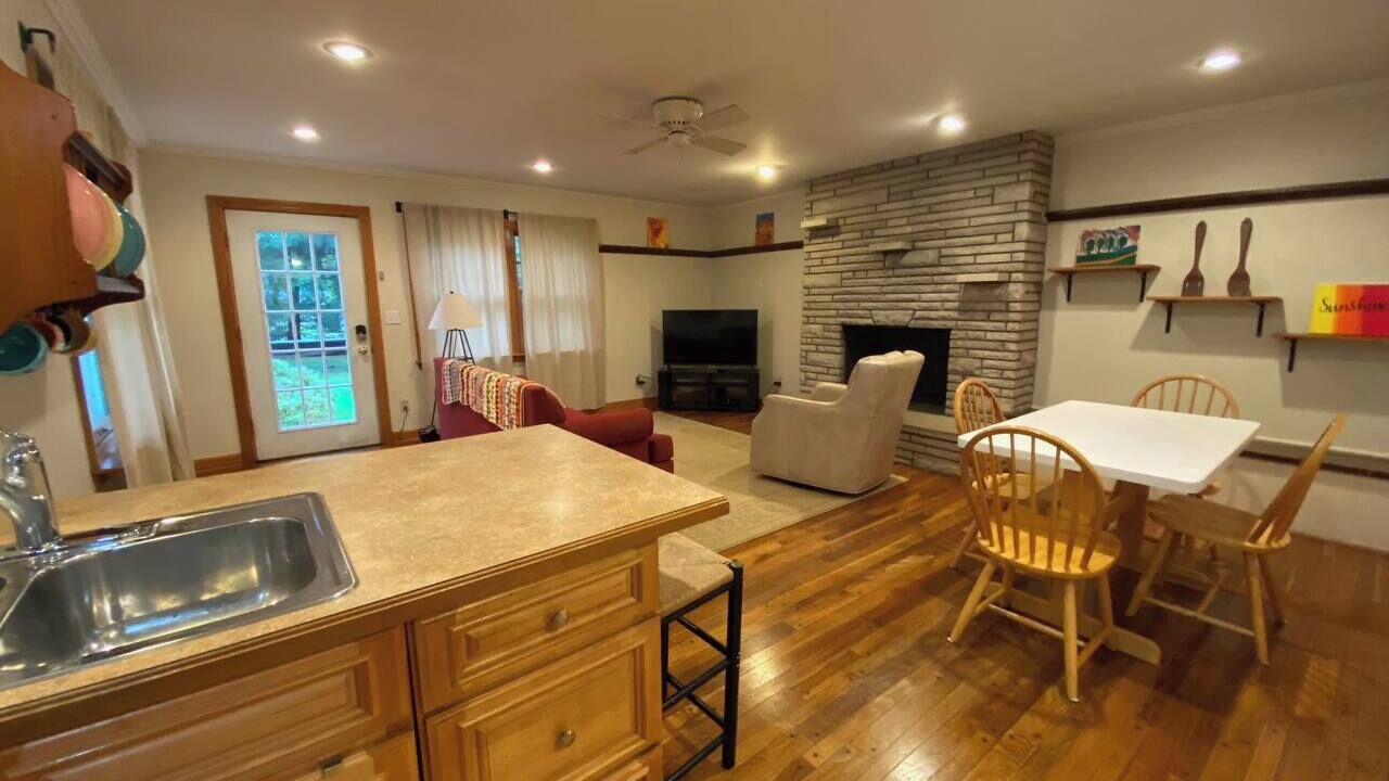 Photo of Livingroom in Clintonville