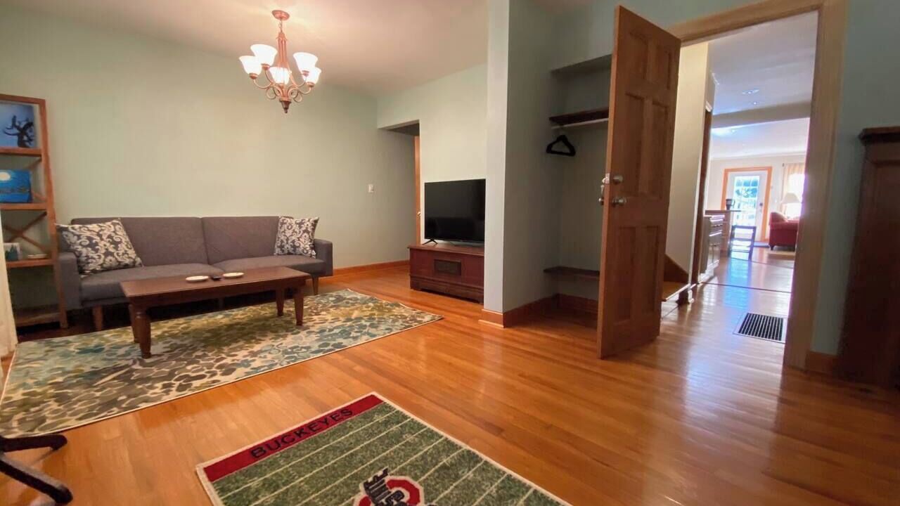 Photo of Livingroom in Clintonville