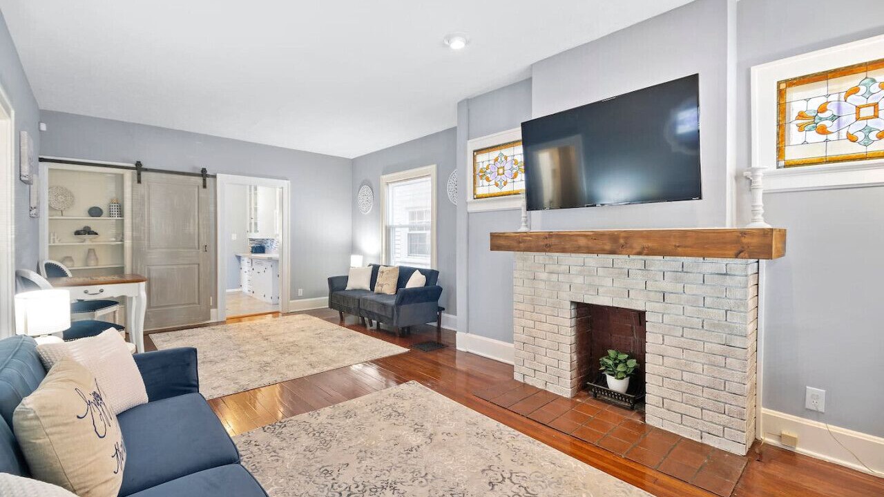 Photo of Livingroom in Hamilton