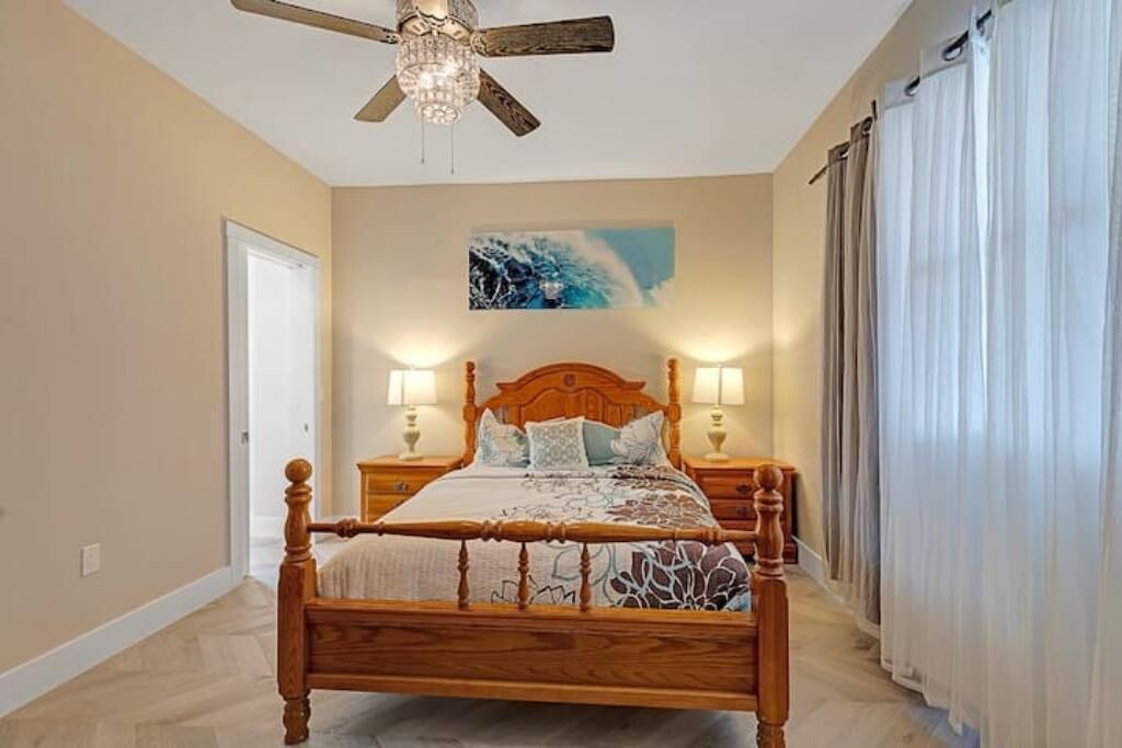 Photo of Bedroom in Edgewater