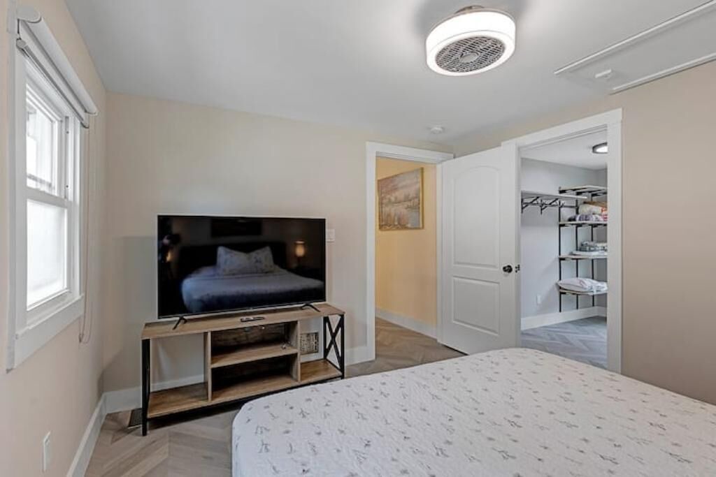 Photo of Bedroom in Edgewater