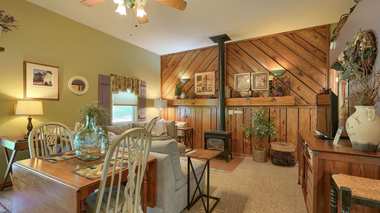 Photo of Livingroom in Carbon Hill