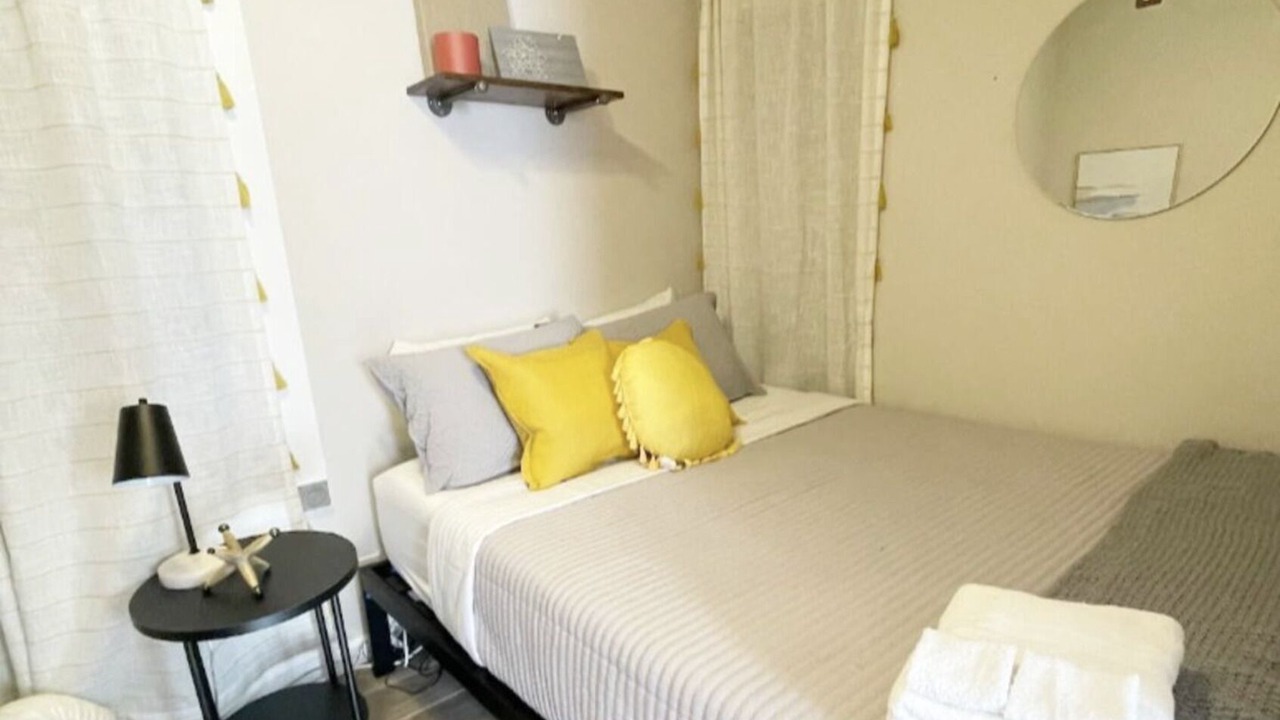 Photo of Bedroom in Detroit - Shoreway