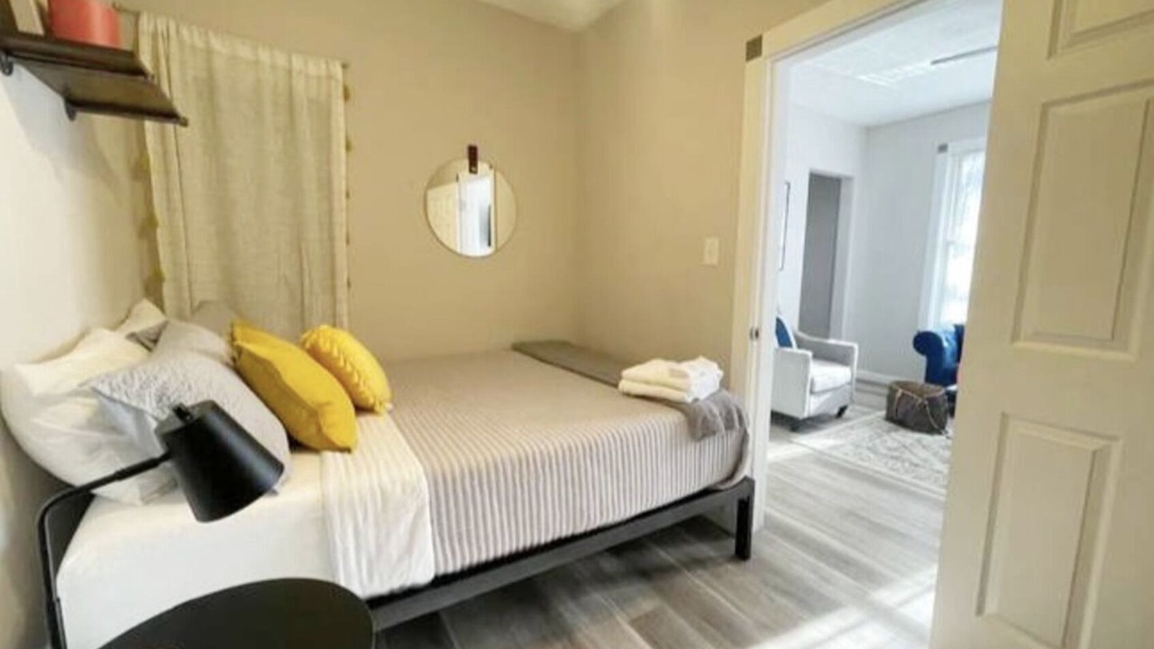 Photo of Bedroom in Detroit - Shoreway