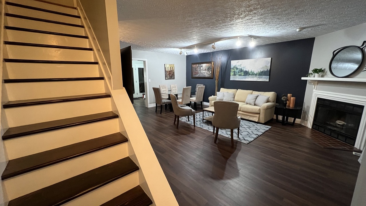 Photo of Livingroom in Northwest Columbus