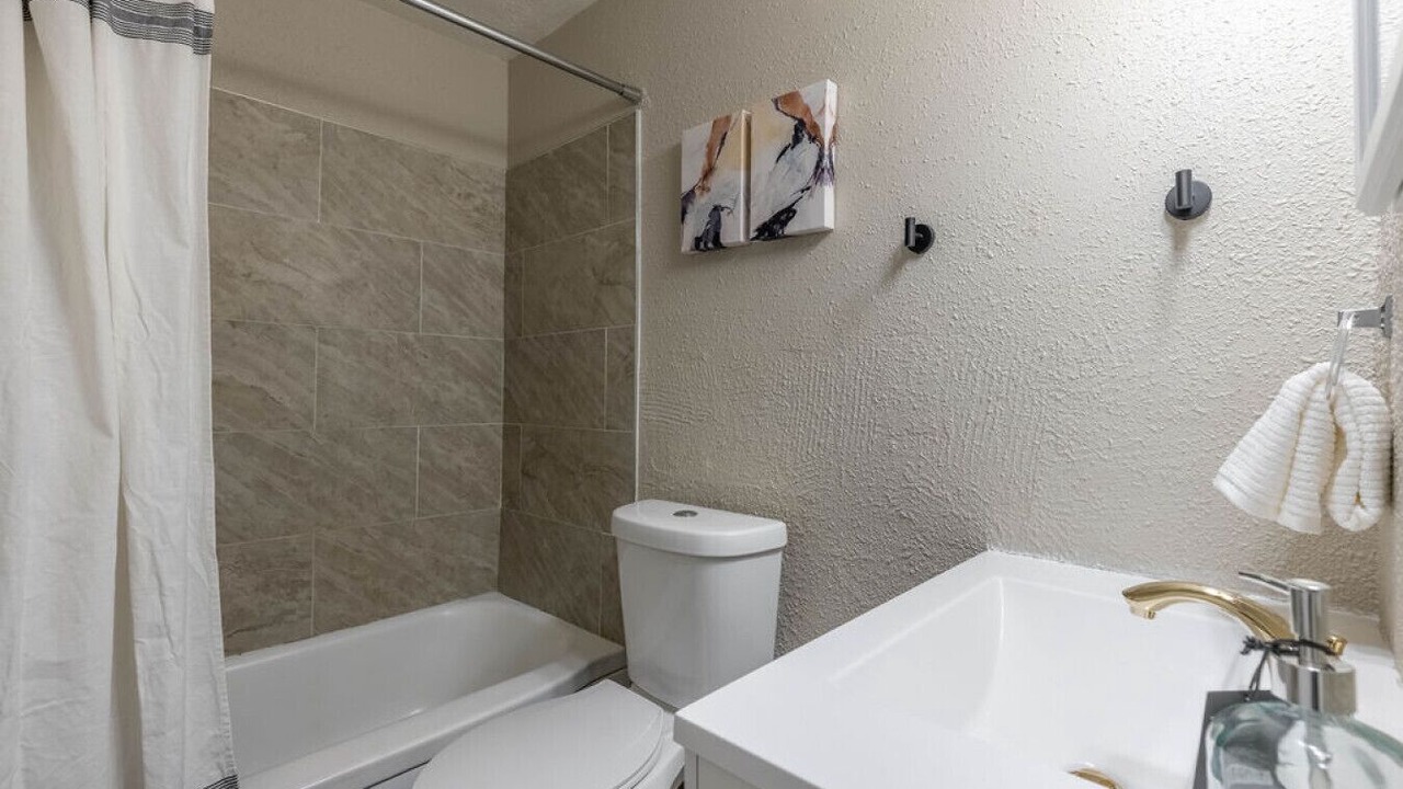 Photo of Bathroom in Maple Heights