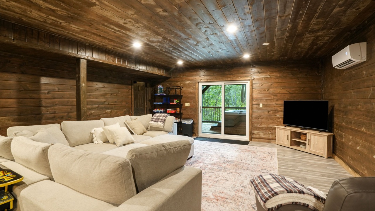 Photo of Livingroom in McArthur
