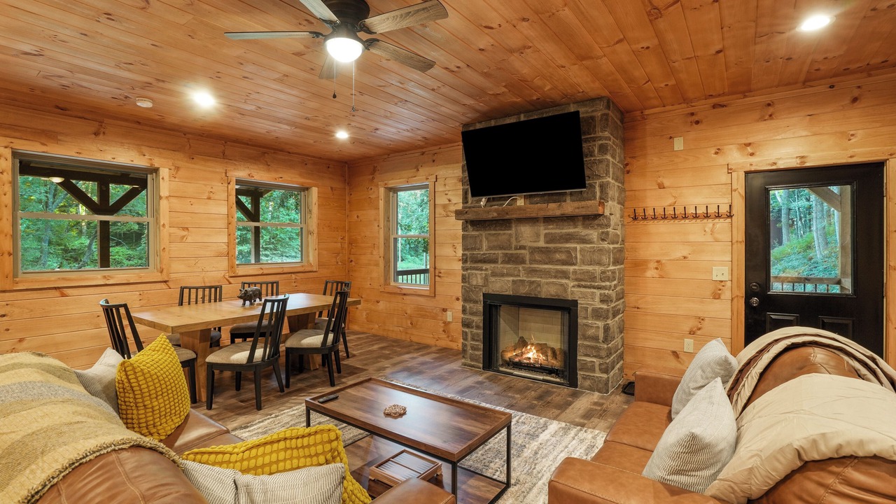 Photo of Livingroom in McArthur