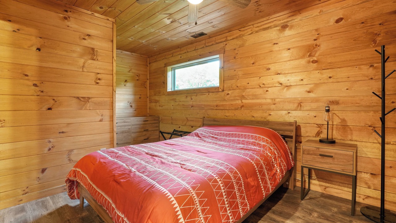 Photo of Bedroom in McArthur