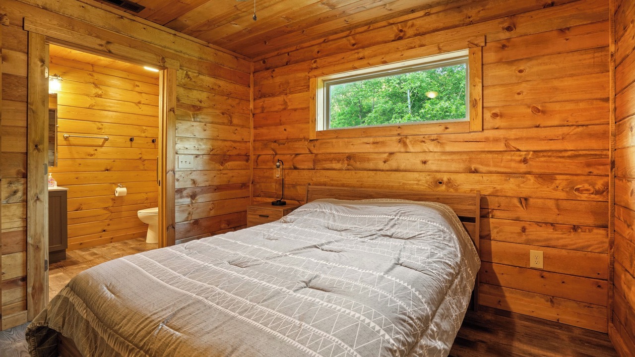 Photo of Bedroom in McArthur