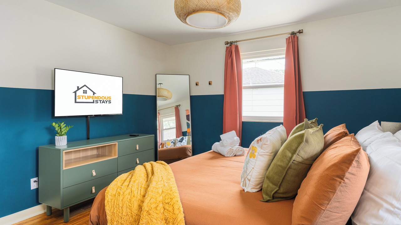 Photo of Bedroom in Sharon Heights
