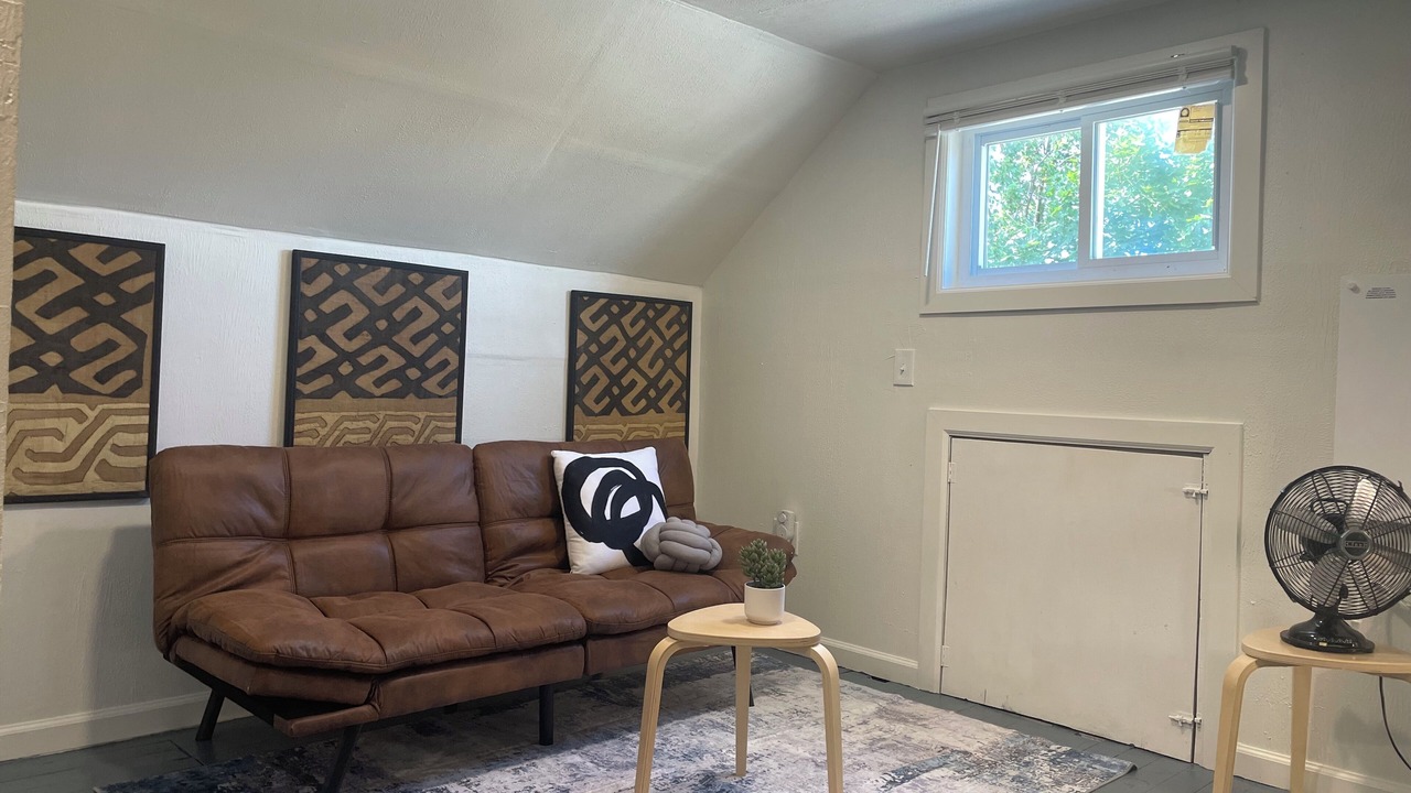 Photo of Livingroom in Cleveland