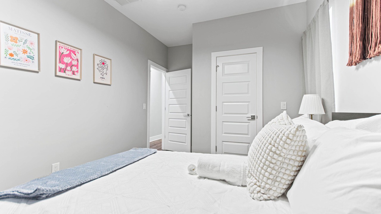 Photo of Bedroom in Livingston Park