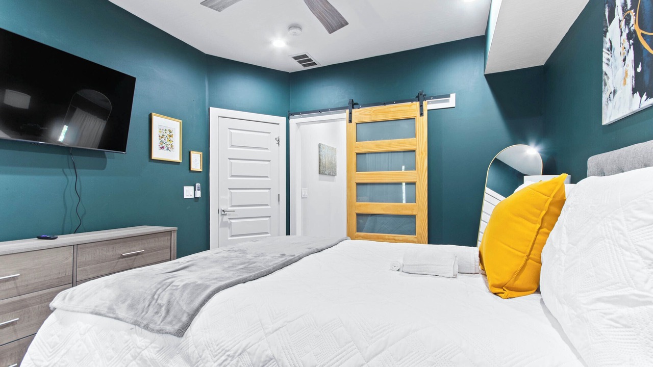 Photo of Bedroom in Livingston Park