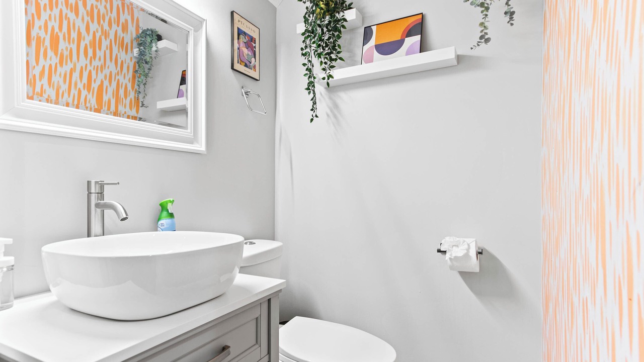 Photo of Bathroom in Livingston Park
