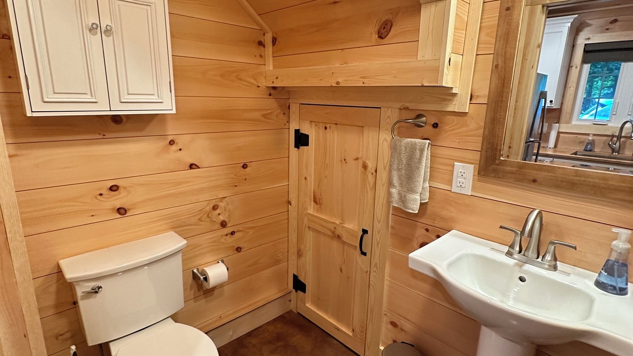 Photo of Bathroom in Quaker City