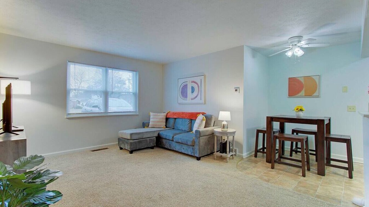 Photo of Livingroom in North Canton