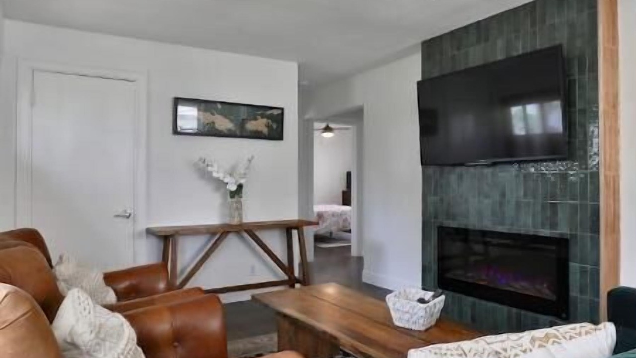 Photo of Livingroom in Clintonville