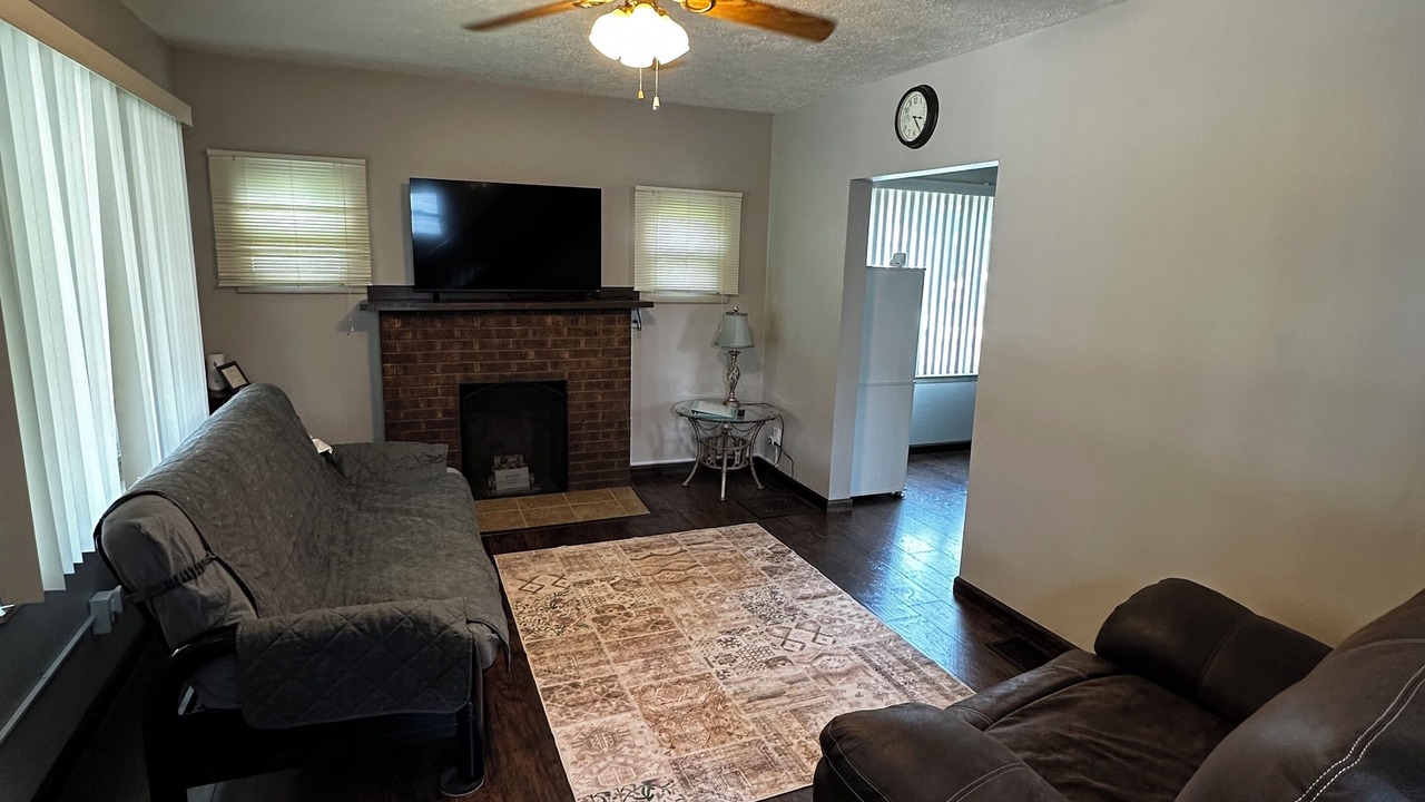 Photo of Livingroom in Massillon