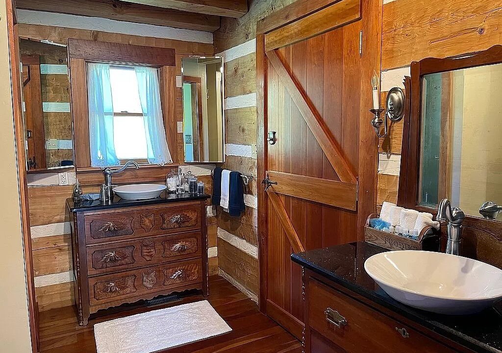 Photo of Bathroom in Bladensburg