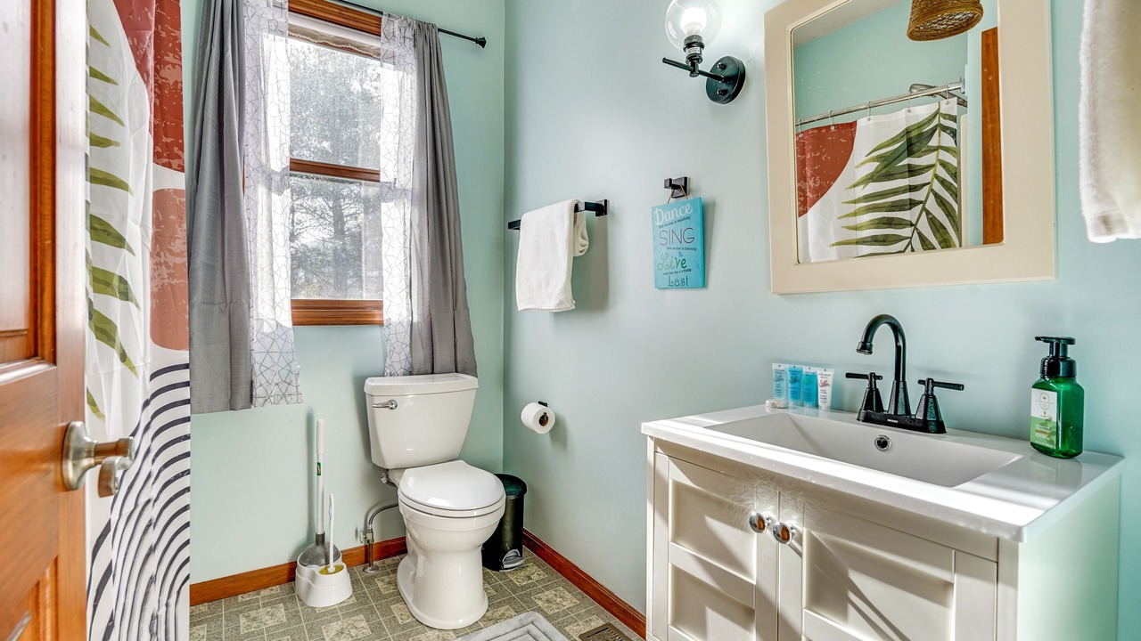 Photo of Bathroom in Pataskala
