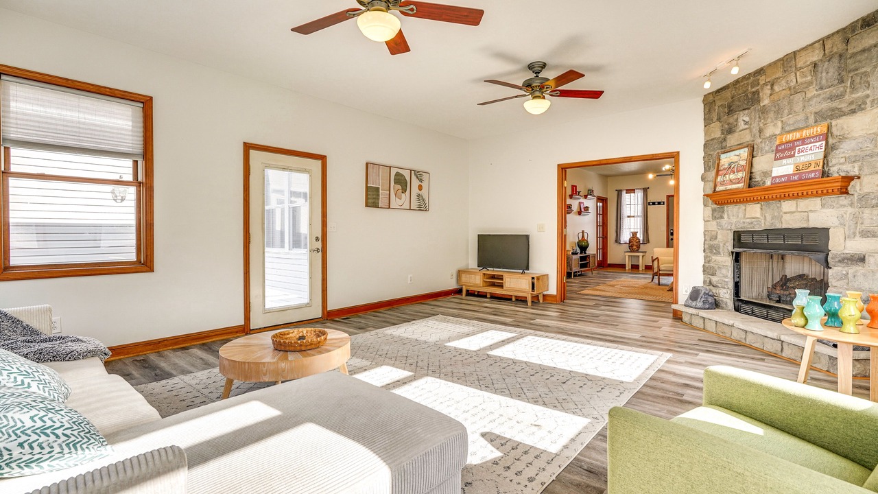 Photo of Livingroom in Pataskala