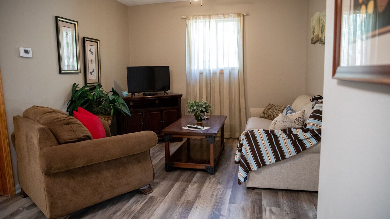 Photo of Livingroom in Old Washington