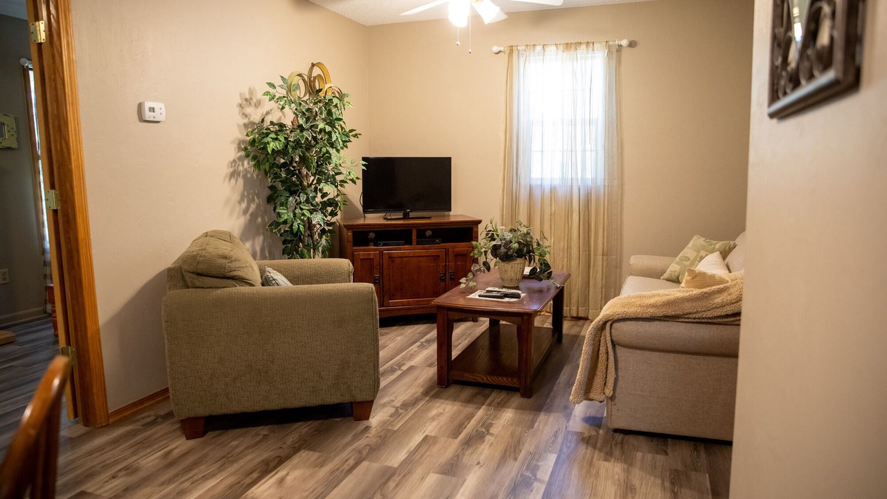 Photo of Livingroom in Old Washington