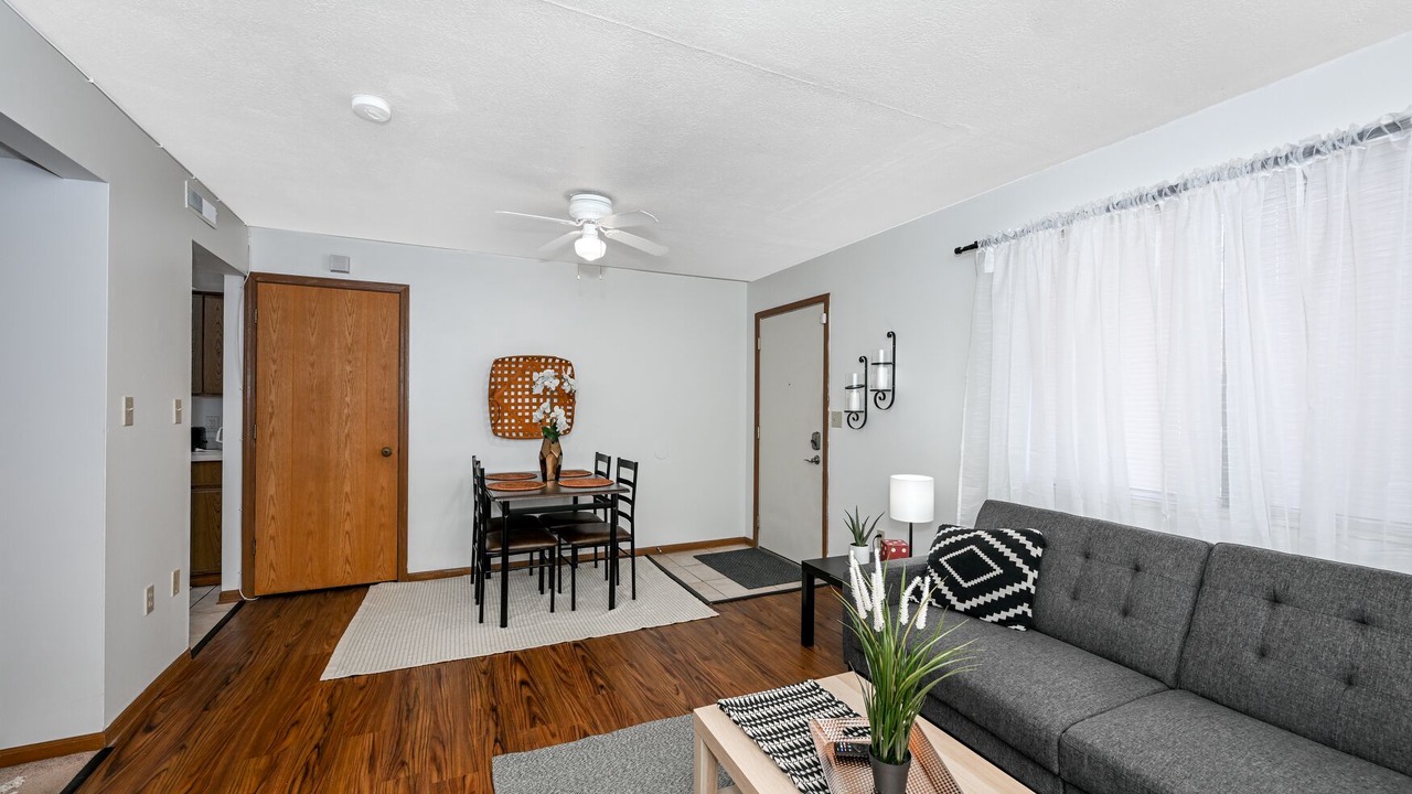 Photo of Livingroom in Akron