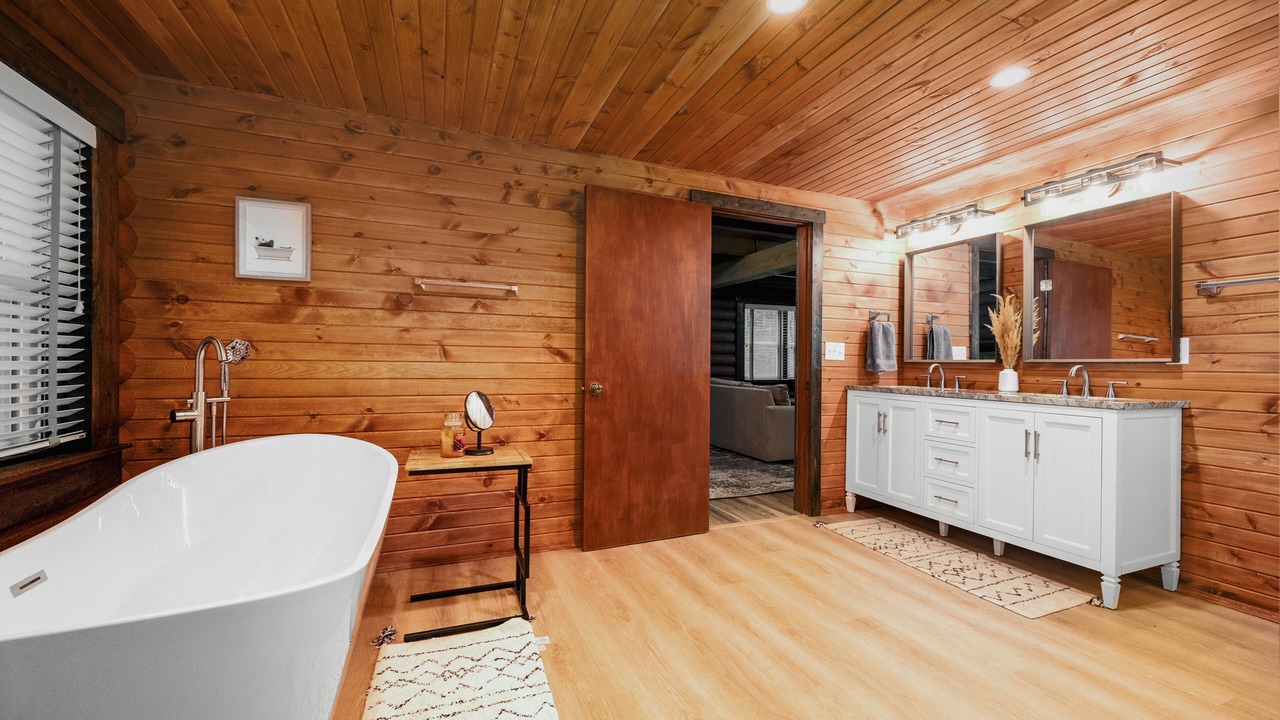 Photo of Bathroom in Nashport