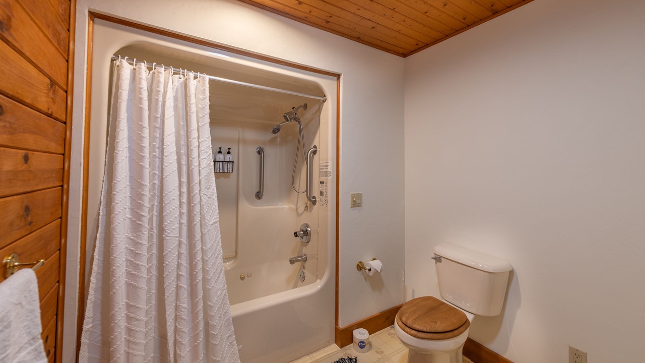 Photo of Bathroom in Millersburg