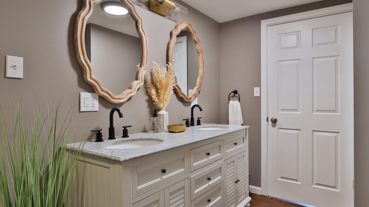 Photo of Bathroom in Pataskala